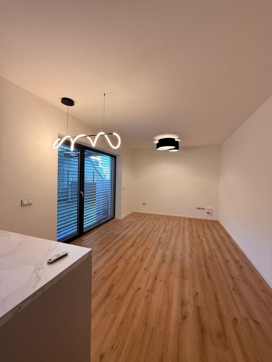 1 bedroom with open-plan kitchen flat to rent, 63 m², Koněvova, Mladá Boleslav, Středočeský Region 1 bedroom with open-plan kitchen flat to rent, 63 m², Koněvova, Mladá Boleslav, Středočeský Region