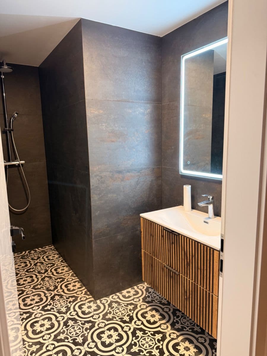 1 bedroom with open-plan kitchen flat to rent, 63 m², Koněvova, Mladá Boleslav, Středočeský Region 1 bedroom with open-plan kitchen flat to rent, 63 m², Koněvova, Mladá Boleslav, Středočeský Region