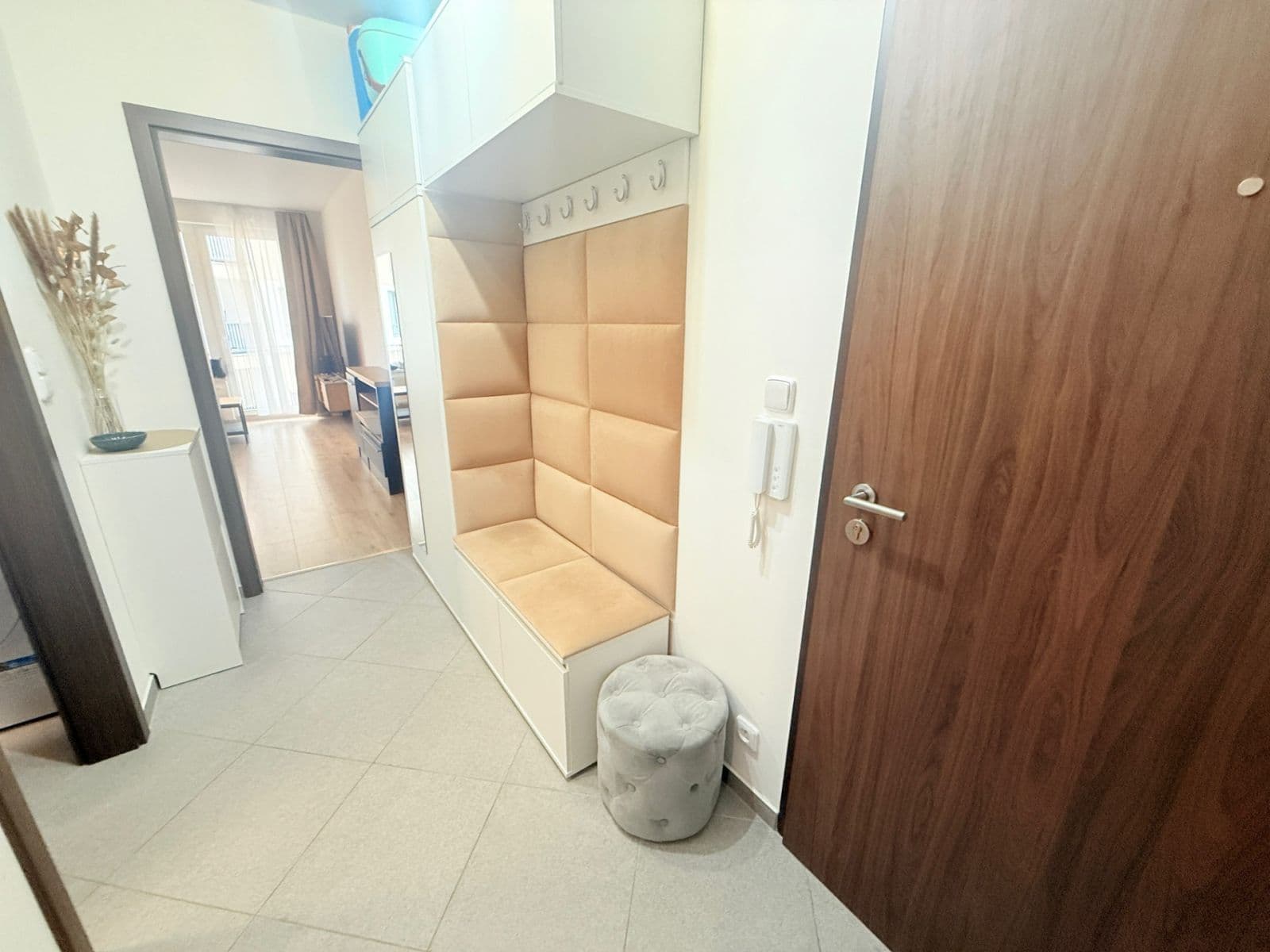 1 bedroom with open-plan kitchen flat for sale, 58 m², Huppnerova, Prague, Prague 1 bedroom with open-plan kitchen flat for sale, 58 m², Huppnerova, Prague, Prague