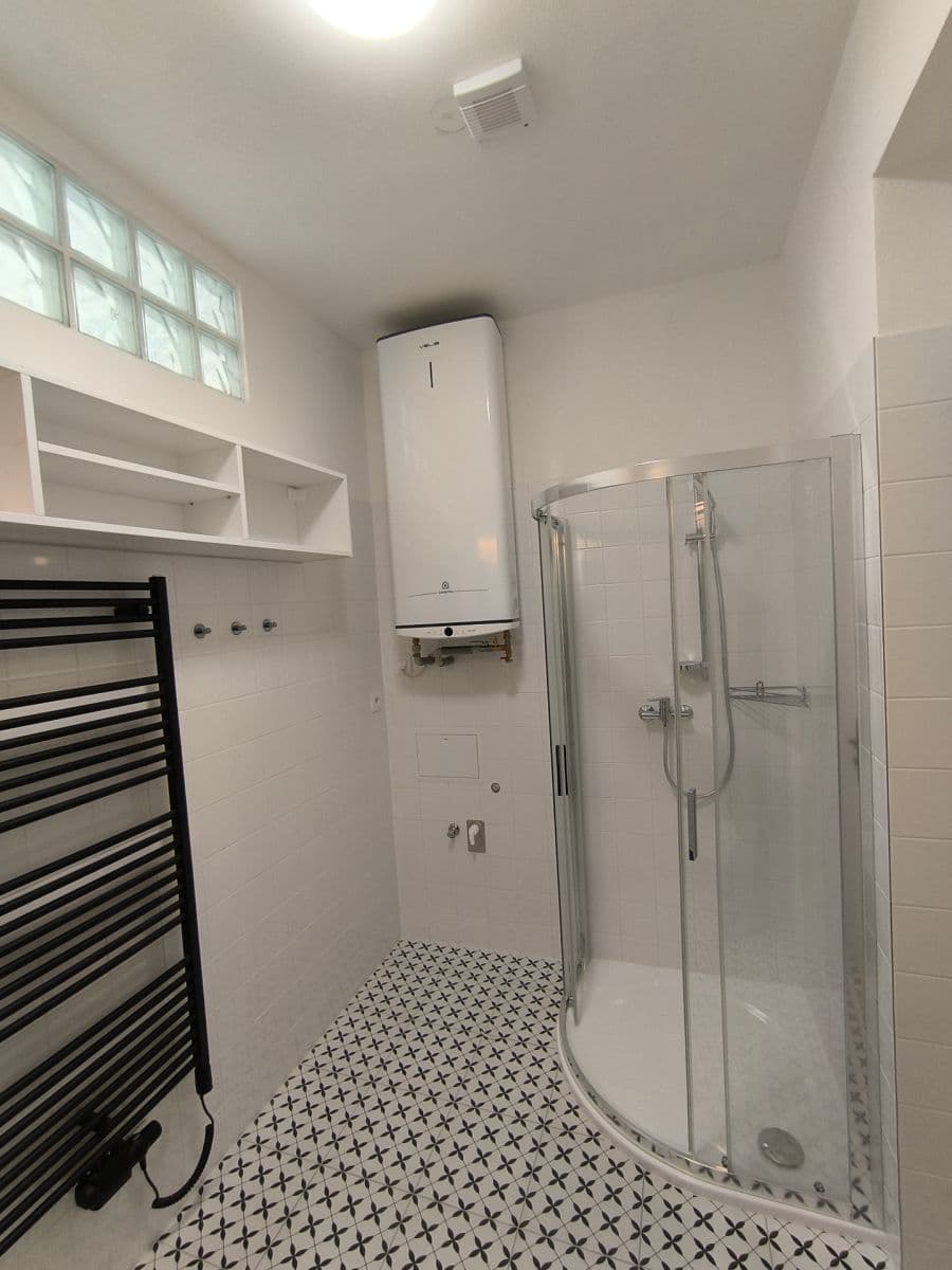 1 bedroom with open-plan kitchen flat to rent, 60 m², K. Weise, České Budějovice, Jihočeský Region 1 bedroom with open-plan kitchen flat to rent, 60 m², K. Weise, České Budějovice, Jihočeský Region