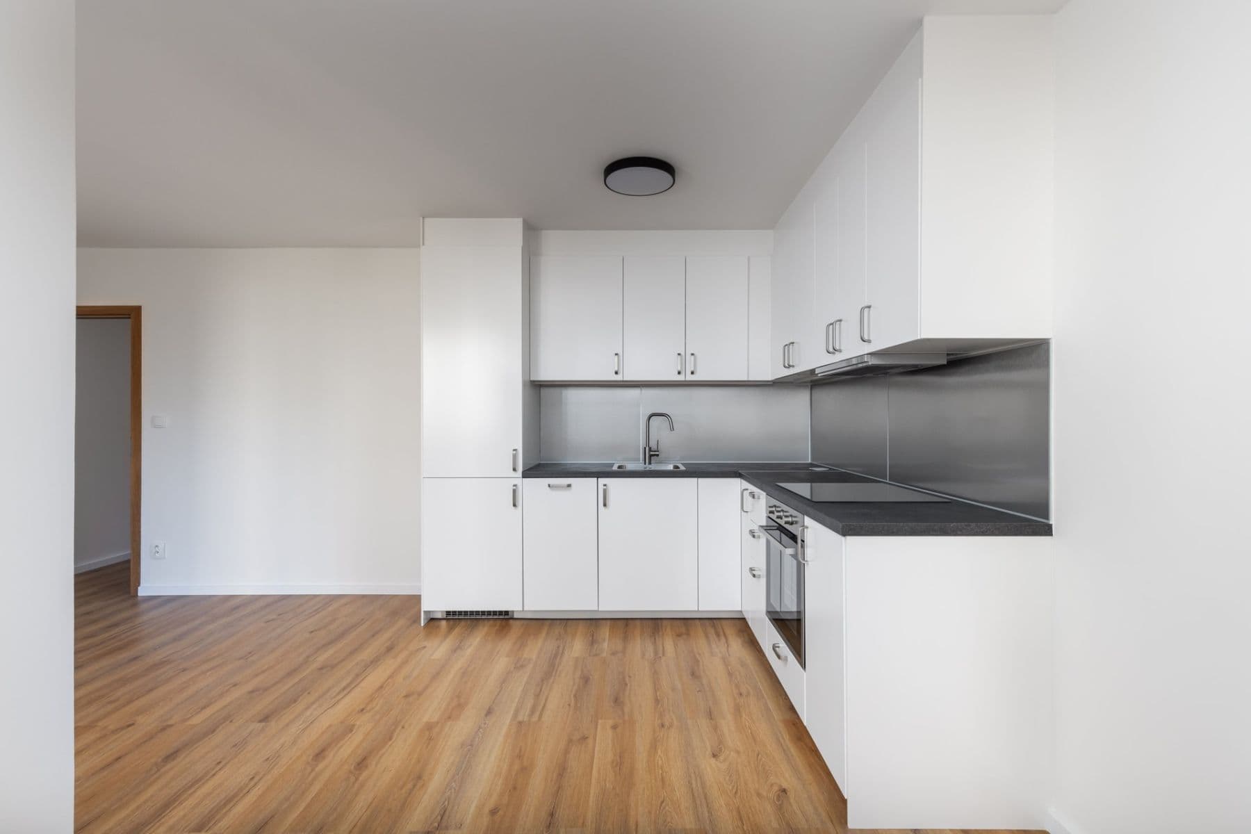 2 bedroom with open-plan kitchen flat to rent, 68 m², Bítovská, Prague, Prague 2 bedroom with open-plan kitchen flat to rent, 68 m², Bítovská, Prague, Prague