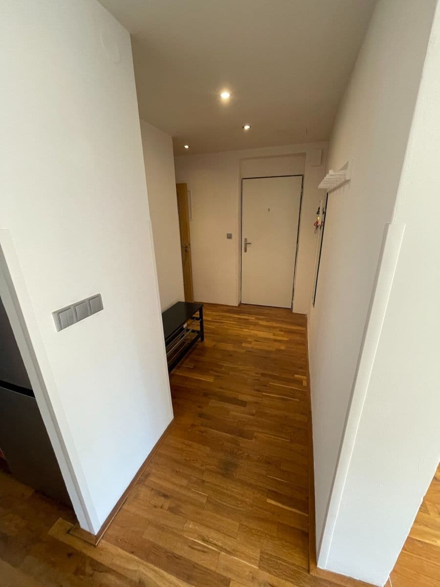 2 bedroom with open-plan kitchen flat to rent, 60 m², Šrámkova, Říčany, Středočeský Region 2 bedroom with open-plan kitchen flat to rent, 60 m², Šrámkova, Říčany, Středočeský Region