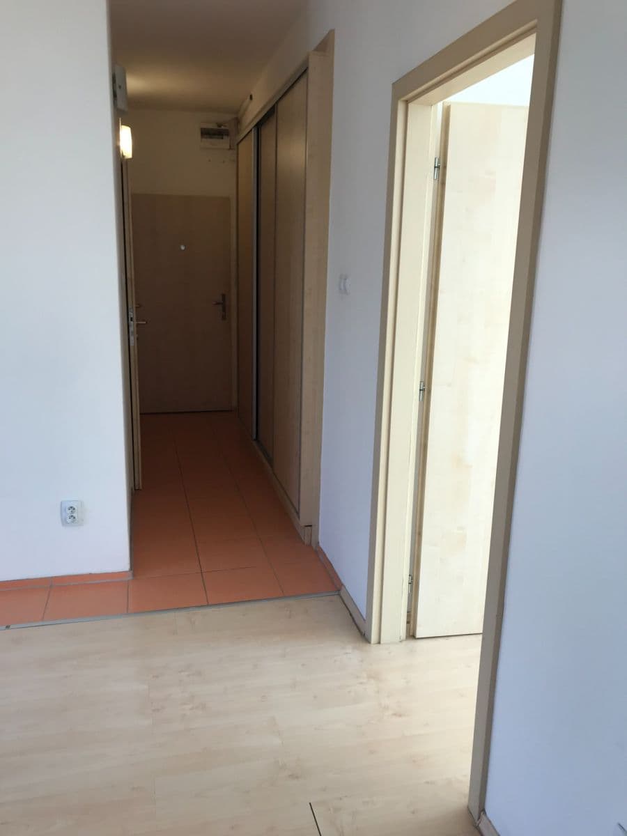 1 bedroom with open-plan kitchen flat to rent, 56 m², Gen. Sochora, Ostrava, Moravskoslezský Region 1 bedroom with open-plan kitchen flat to rent, 56 m², Gen. Sochora, Ostrava, Moravskoslezský Region