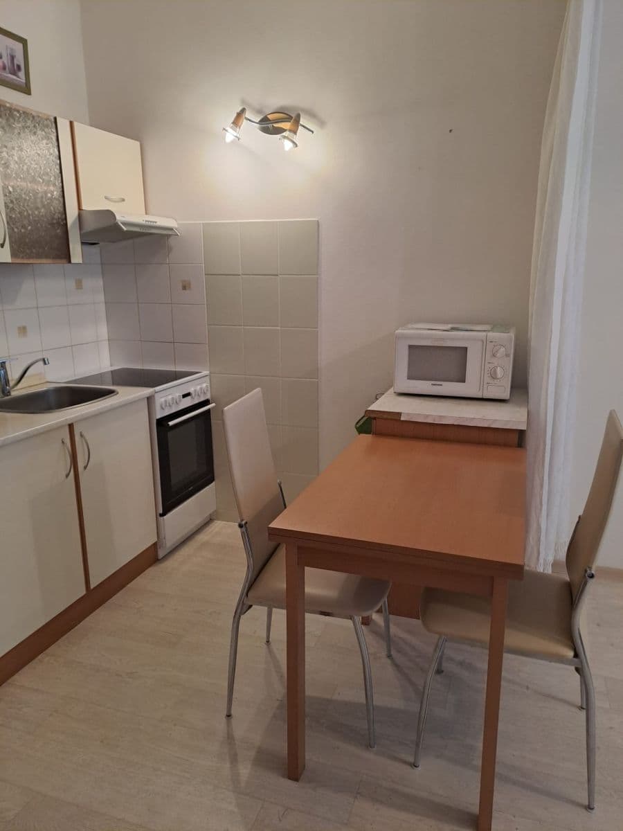 Small studio flat to rent, 32 m², Na Ohradě, Strakonice, Jihočeský Region Small studio flat to rent, 32 m², Na Ohradě, Strakonice, Jihočeský Region