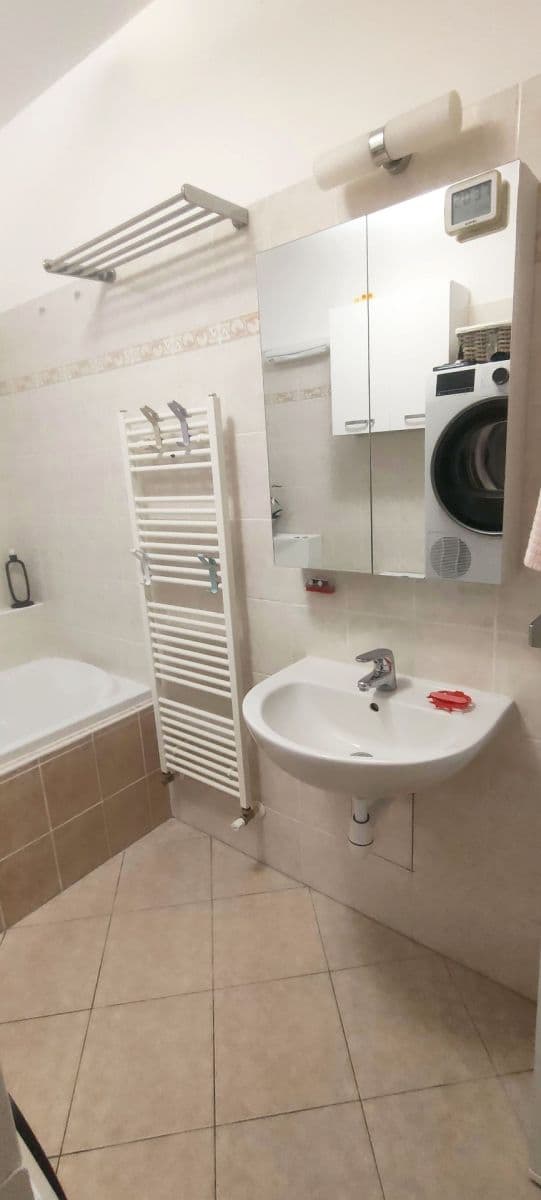 2 bedroom with open-plan kitchen flat to rent, 63 m², Mezi Domy, Jesenice, Středočeský Region 2 bedroom with open-plan kitchen flat to rent, 63 m², Mezi Domy, Jesenice, Středočeský Region