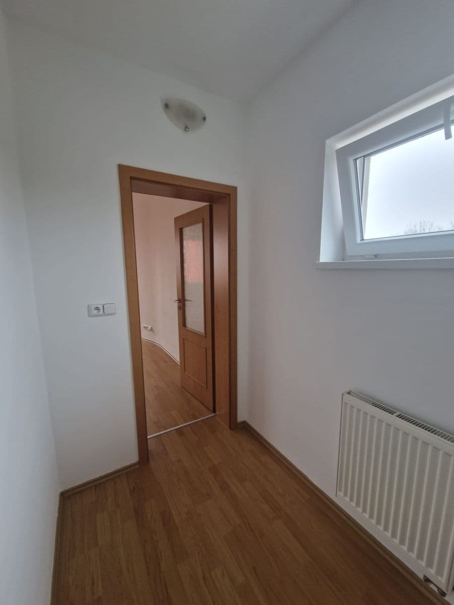 1 bedroom with open-plan kitchen flat to rent, 53 m², Michelangelova, Prague, Prague 1 bedroom with open-plan kitchen flat to rent, 53 m², Michelangelova, Prague, Prague