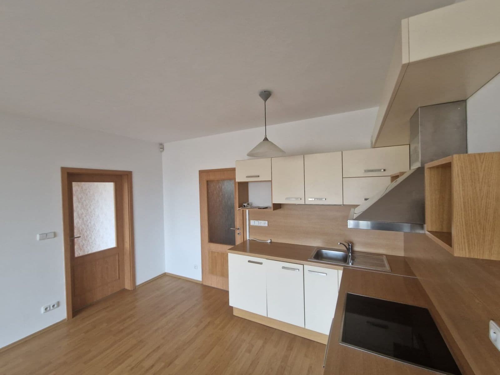 1 bedroom with open-plan kitchen flat to rent, 53 m², Michelangelova, Prague, Prague 1 bedroom with open-plan kitchen flat to rent, 53 m², Michelangelova, Prague, Prague