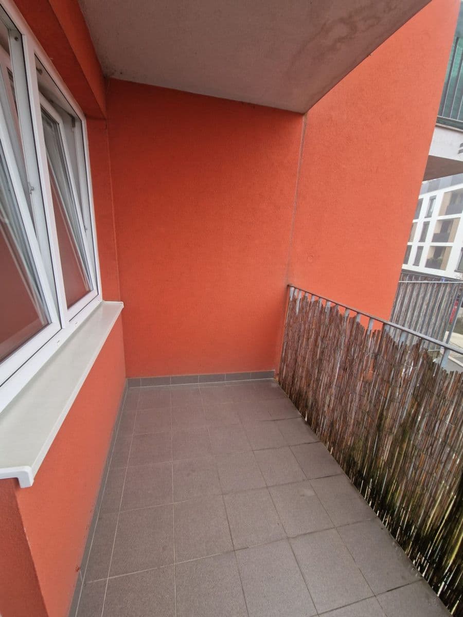 1 bedroom with open-plan kitchen flat to rent, 53 m², Michelangelova, Prague, Prague 1 bedroom with open-plan kitchen flat to rent, 53 m², Michelangelova, Prague, Prague