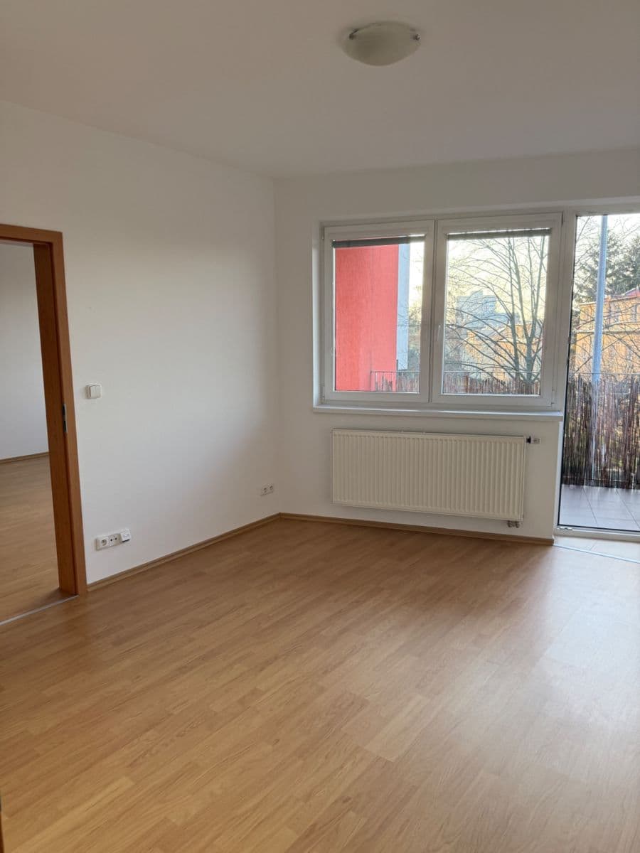 1 bedroom with open-plan kitchen flat to rent, 53 m², Michelangelova, Prague, Prague 1 bedroom with open-plan kitchen flat to rent, 53 m², Michelangelova, Prague, Prague