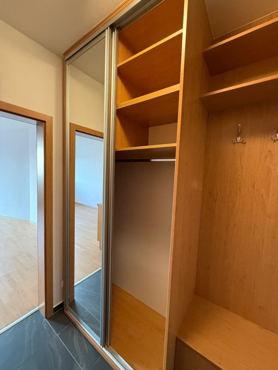 1 bedroom with open-plan kitchen flat to rent, 53 m², Michelangelova, Prague, Prague 1 bedroom with open-plan kitchen flat to rent, 53 m², Michelangelova, Prague, Prague