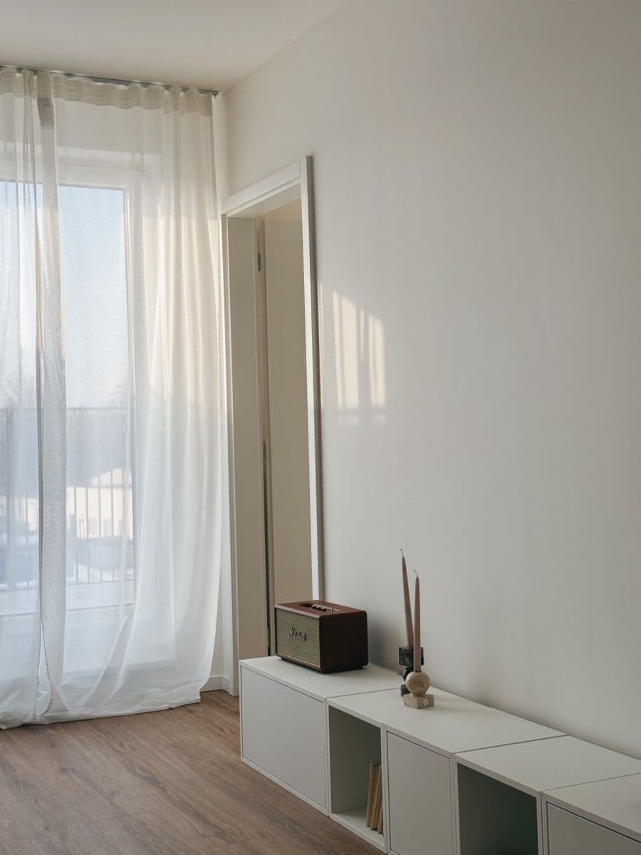 1 bedroom with open-plan kitchen flat to rent, 38 m², Ke křížku, Kladno, Středočeský Region 1 bedroom with open-plan kitchen flat to rent, 38 m², Ke křížku, Kladno, Středočeský Region