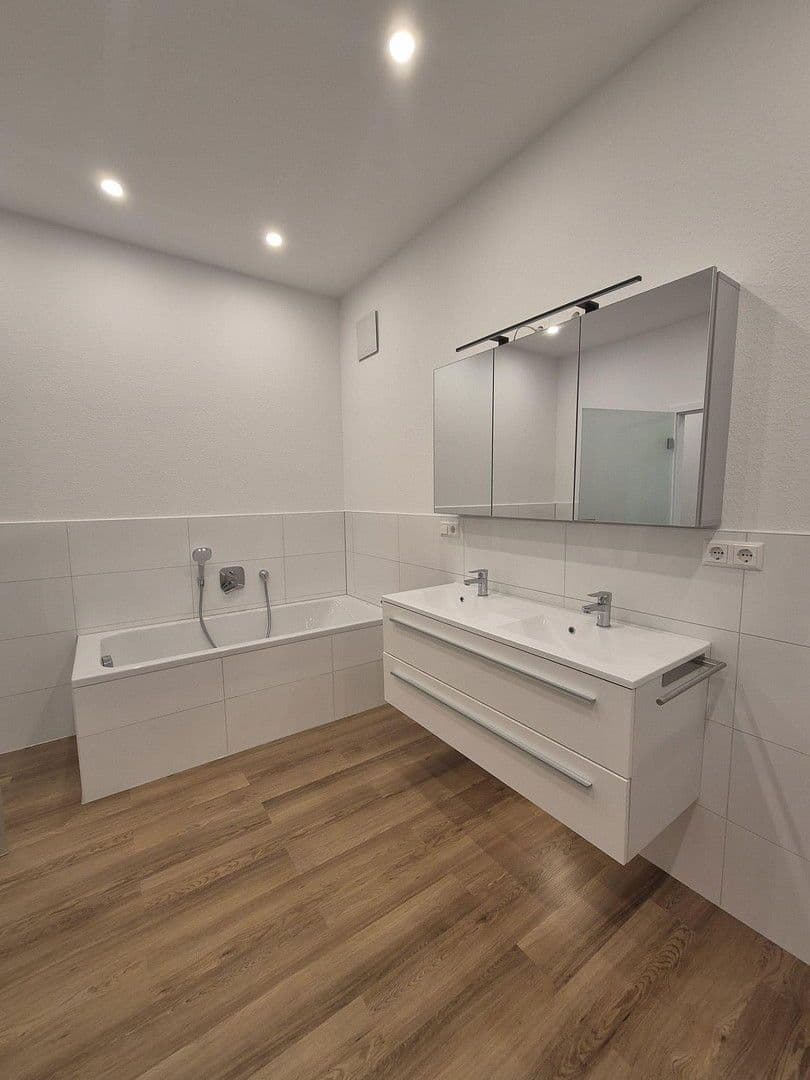 1 bedroom with open-plan kitchen flat to rent, 125 m², Zell am Harmersbach, Baden-Württemberg 1 bedroom with open-plan kitchen flat to rent, 125 m², Zell am Harmersbach, Baden-Württemberg