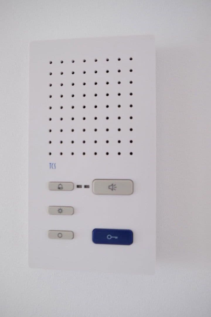 1 bedroom with open-plan kitchen flat to rent, 90 m², Plattstraße, Flörsheim, Hesse 1 bedroom with open-plan kitchen flat to rent, 90 m², Plattstraße, Flörsheim, Hesse