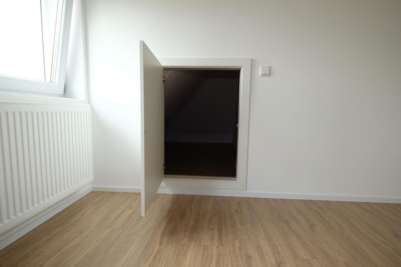 1 bedroom with open-plan kitchen flat to rent, 90 m², Plattstraße, Flörsheim, Hesse 1 bedroom with open-plan kitchen flat to rent, 90 m², Plattstraße, Flörsheim, Hesse