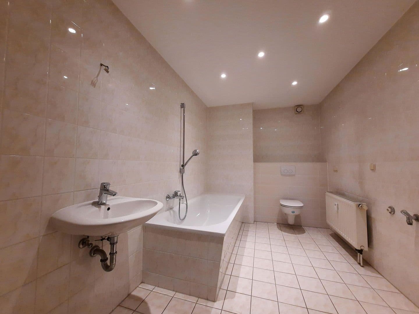 house to rent, 77 m², Chemnitzer Str. 15, Limbach-Oberfrohna, Saxony house to rent, 77 m², Chemnitzer Str. 15, Limbach-Oberfrohna, Saxony