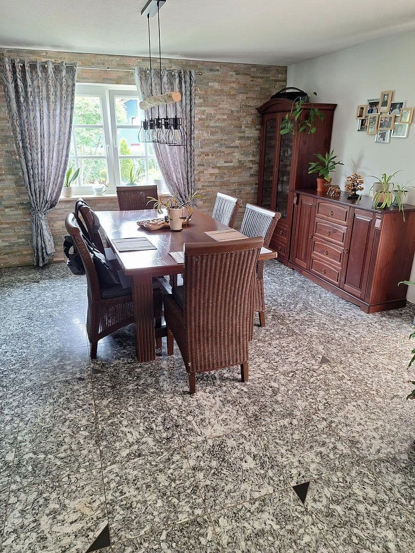 house for sale, 175 m², Krokusweg 1, Münsingen, Baden-Württemberg house for sale, 175 m², Krokusweg 1, Münsingen, Baden-Württemberg