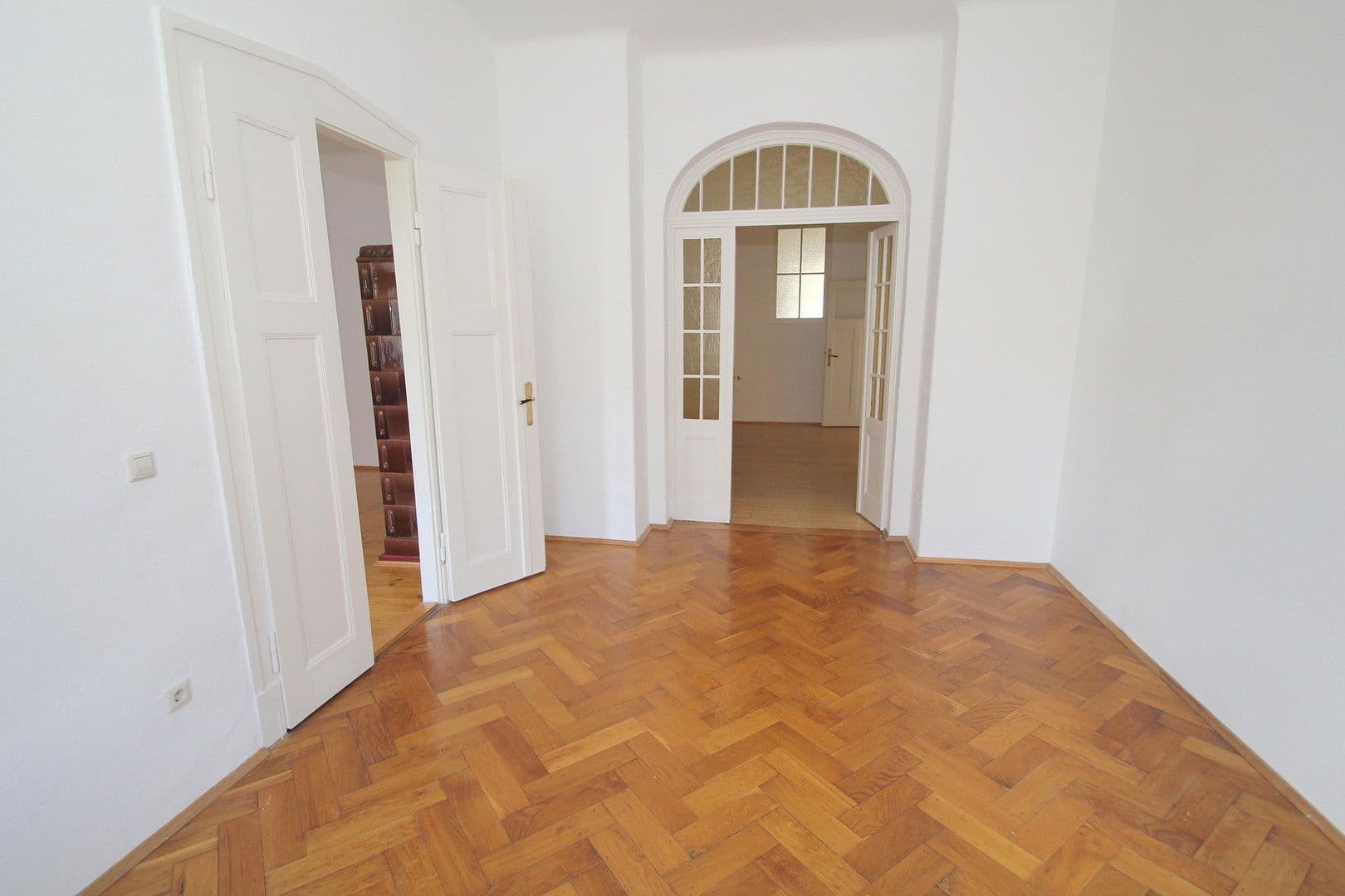 3 bedroom with open-plan kitchen flat to rent, 135 m², Arnoldstraße 31, Dresden, Saxony 3 bedroom with open-plan kitchen flat to rent, 135 m², Arnoldstraße 31, Dresden, Saxony