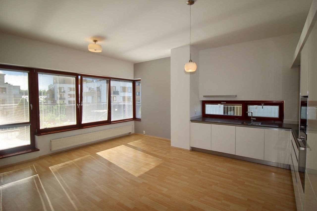 2 bedroom with open-plan kitchen flat to rent, 139 m², Laudonova, Prague, Prague 2 bedroom with open-plan kitchen flat to rent, 139 m², Laudonova, Prague, Prague