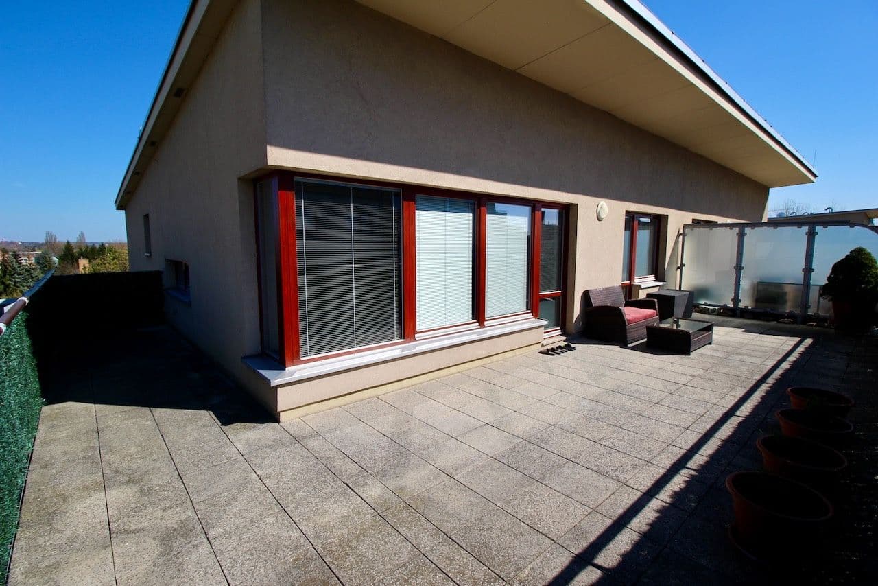 2 bedroom with open-plan kitchen flat to rent, 139 m², Laudonova, Prague, Prague 2 bedroom with open-plan kitchen flat to rent, 139 m², Laudonova, Prague, Prague