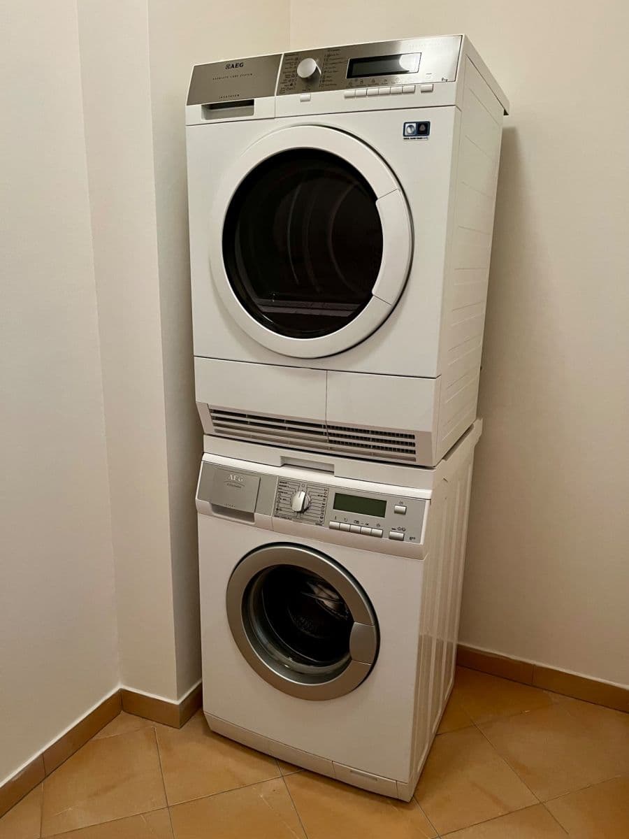 2 bedroom with open-plan kitchen flat to rent, 139 m², Laudonova, Prague, Prague 2 bedroom with open-plan kitchen flat to rent, 139 m², Laudonova, Prague, Prague