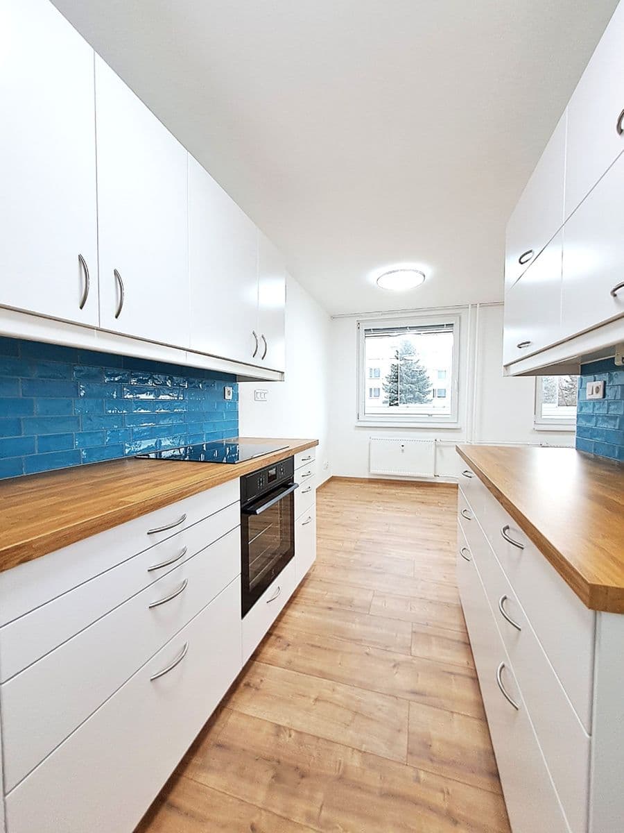 2 bedroom with open-plan kitchen flat to rent, 78 m², Šmolíkova, Prague, Prague 2 bedroom with open-plan kitchen flat to rent, 78 m², Šmolíkova, Prague, Prague