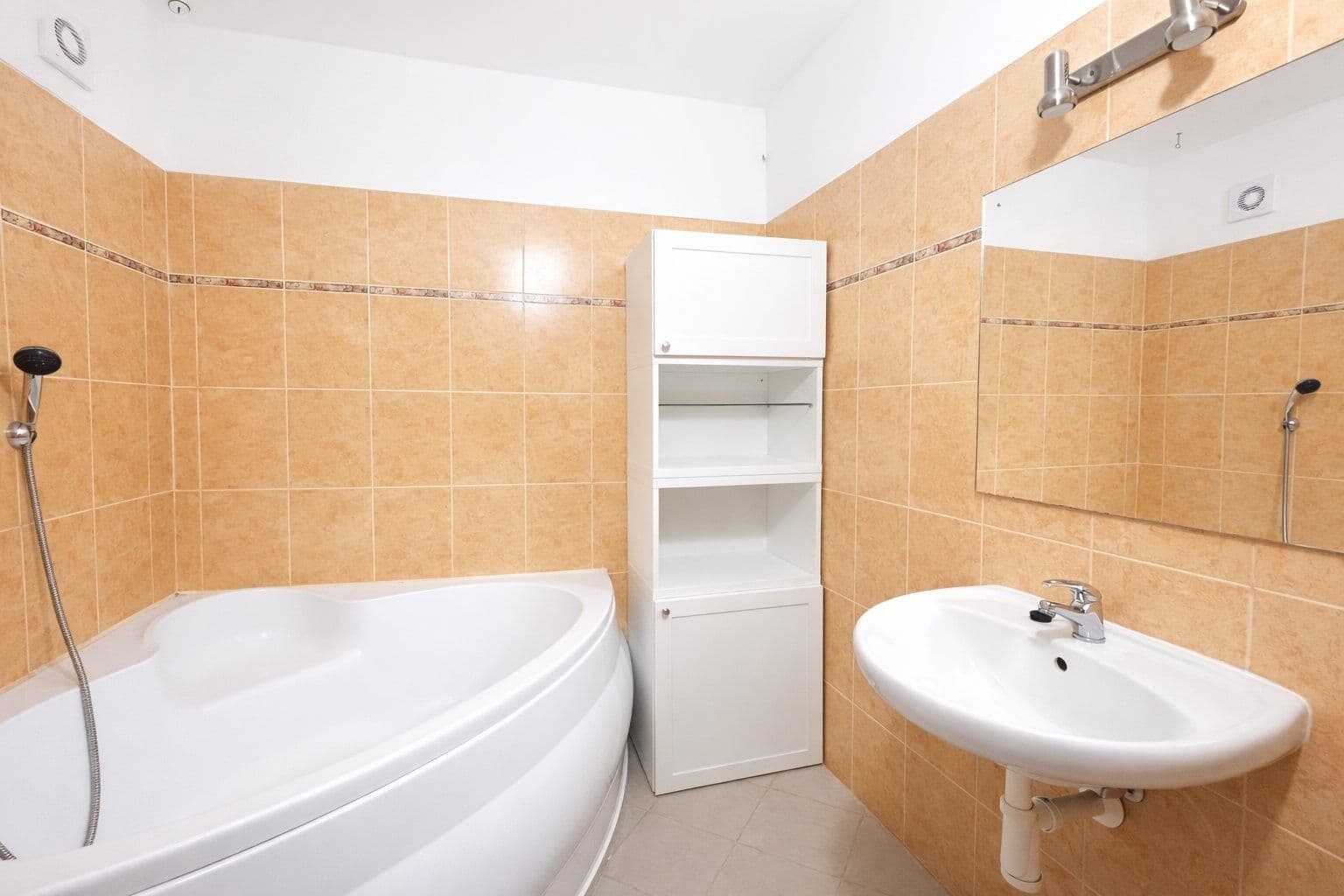 2 bedroom with open-plan kitchen flat to rent, 63 m², Vašátkova, Prague, Prague 2 bedroom with open-plan kitchen flat to rent, 63 m², Vašátkova, Prague, Prague