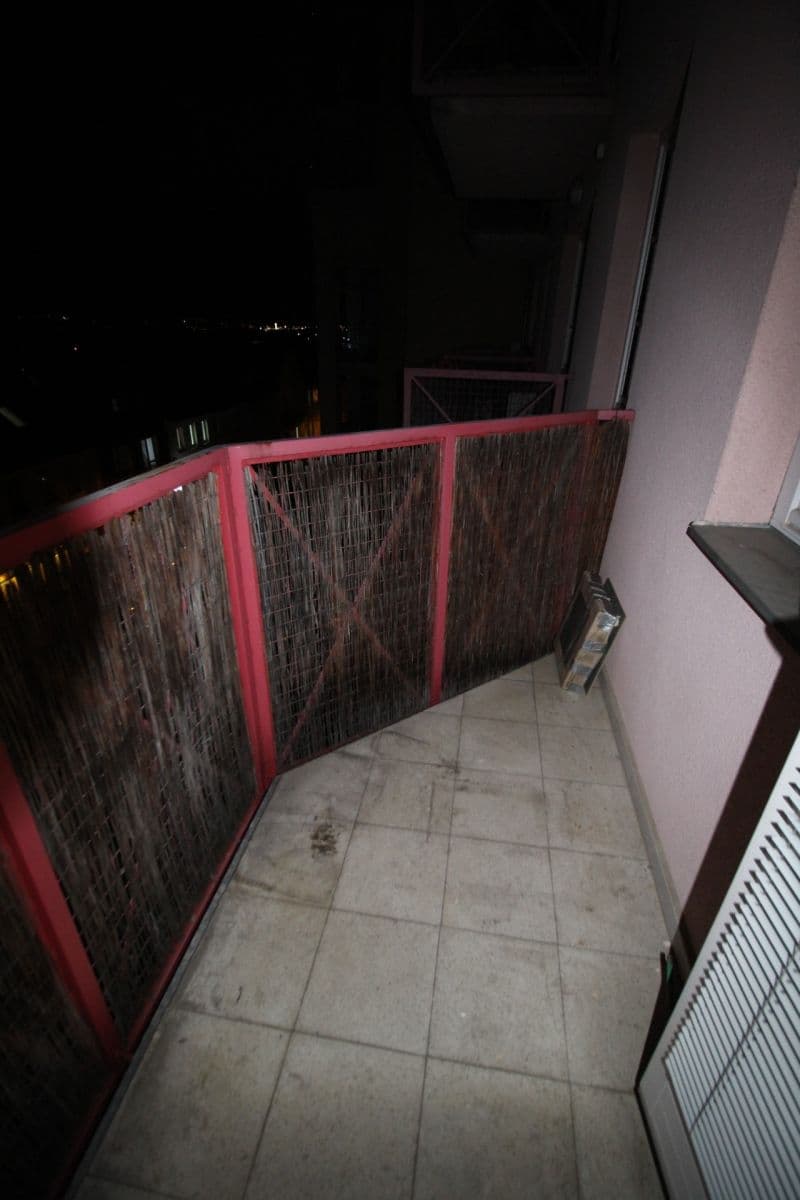 1 bedroom with open-plan kitchen flat to rent, 41 m², Pelušková, Prague, Prague 1 bedroom with open-plan kitchen flat to rent, 41 m², Pelušková, Prague, Prague