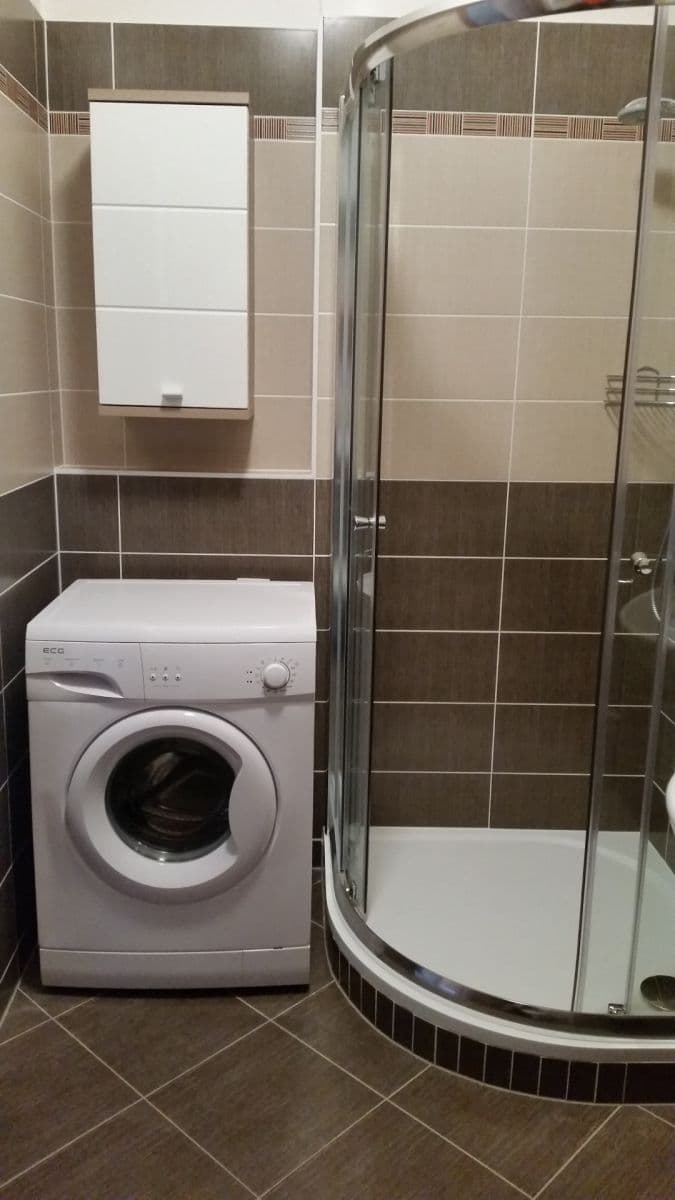 Studio flat to rent, 34 m², Miloše Havla, Prague, Prague Studio flat to rent, 34 m², Miloše Havla, Prague, Prague