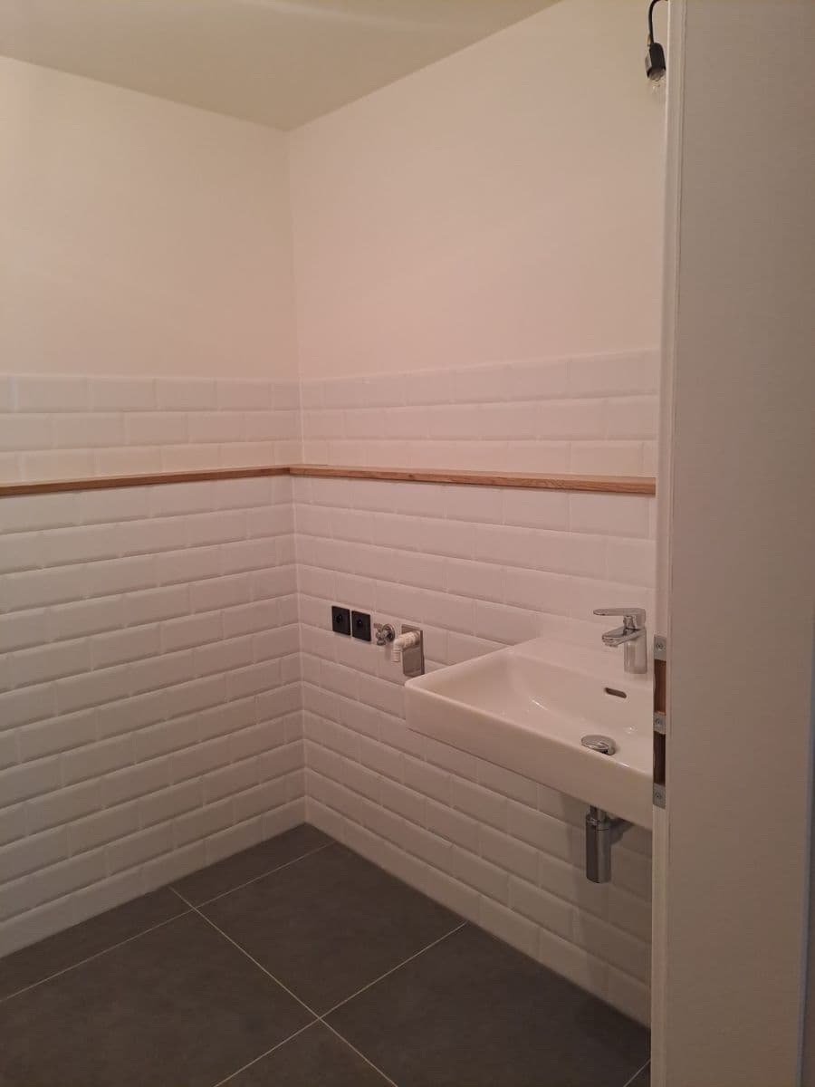 2 bedroom with open-plan kitchen flat to rent, 66 m², Kolbenova, Prague, Prague 2 bedroom with open-plan kitchen flat to rent, 66 m², Kolbenova, Prague, Prague