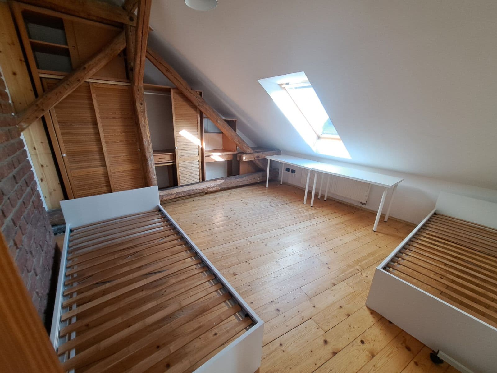 4 bedroom with open-plan kitchen flat to rent, 200 m², Němejcova, Plzeň, Plzeňský Region 4 bedroom with open-plan kitchen flat to rent, 200 m², Němejcova, Plzeň, Plzeňský Region