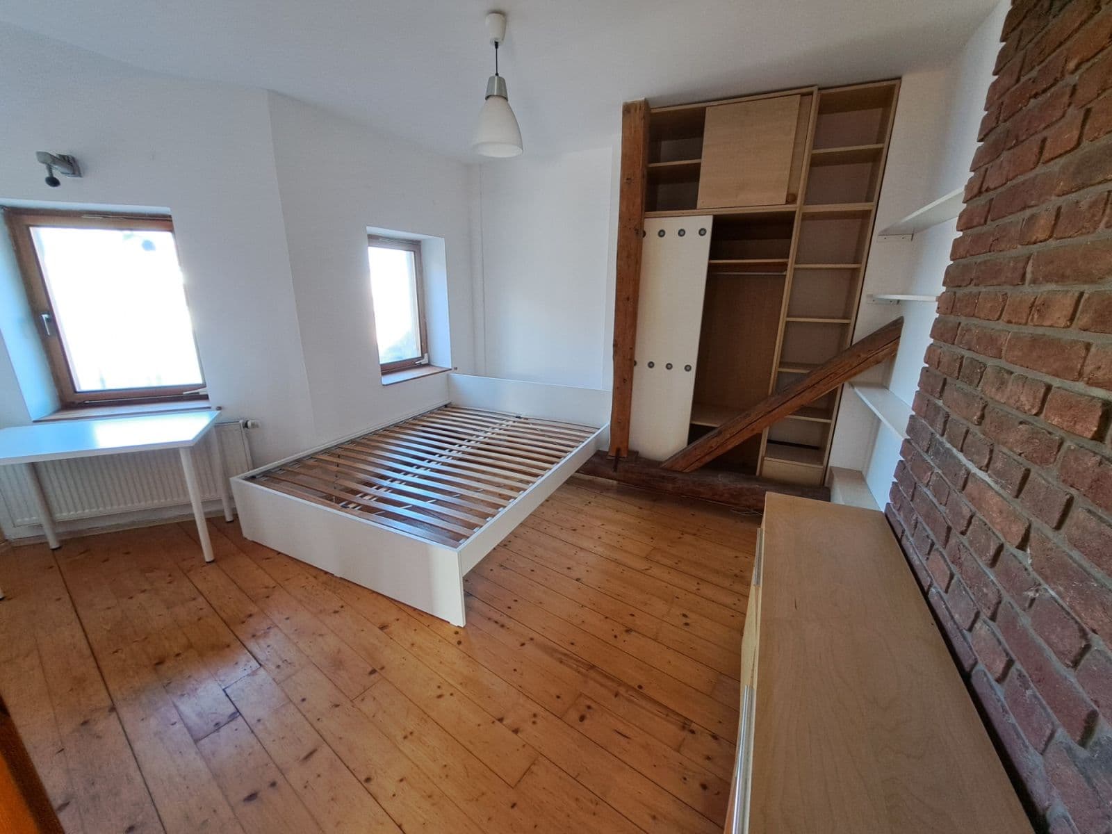 4 bedroom with open-plan kitchen flat to rent, 200 m², Němejcova, Plzeň, Plzeňský Region 4 bedroom with open-plan kitchen flat to rent, 200 m², Němejcova, Plzeň, Plzeňský Region