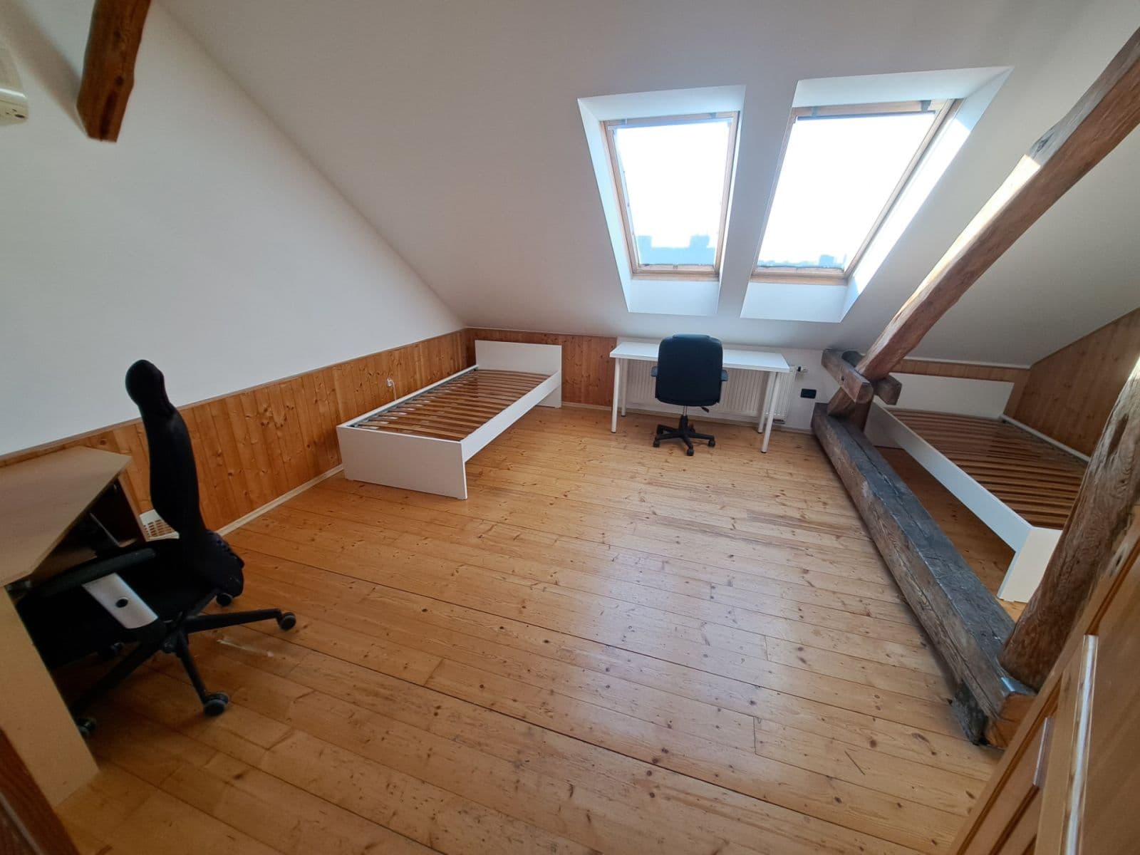 4 bedroom with open-plan kitchen flat to rent, 200 m², Němejcova, Plzeň, Plzeňský Region 4 bedroom with open-plan kitchen flat to rent, 200 m², Němejcova, Plzeň, Plzeňský Region