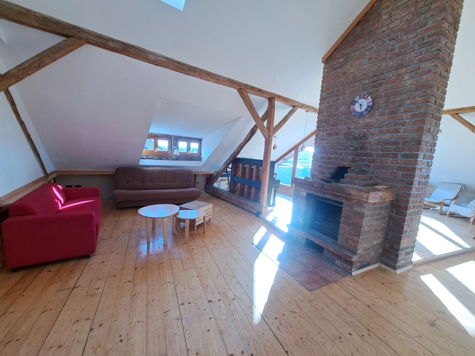 4 bedroom with open-plan kitchen flat to rent, 200 m², Němejcova, Plzeň, Plzeňský Region 4 bedroom with open-plan kitchen flat to rent, 200 m², Němejcova, Plzeň, Plzeňský Region