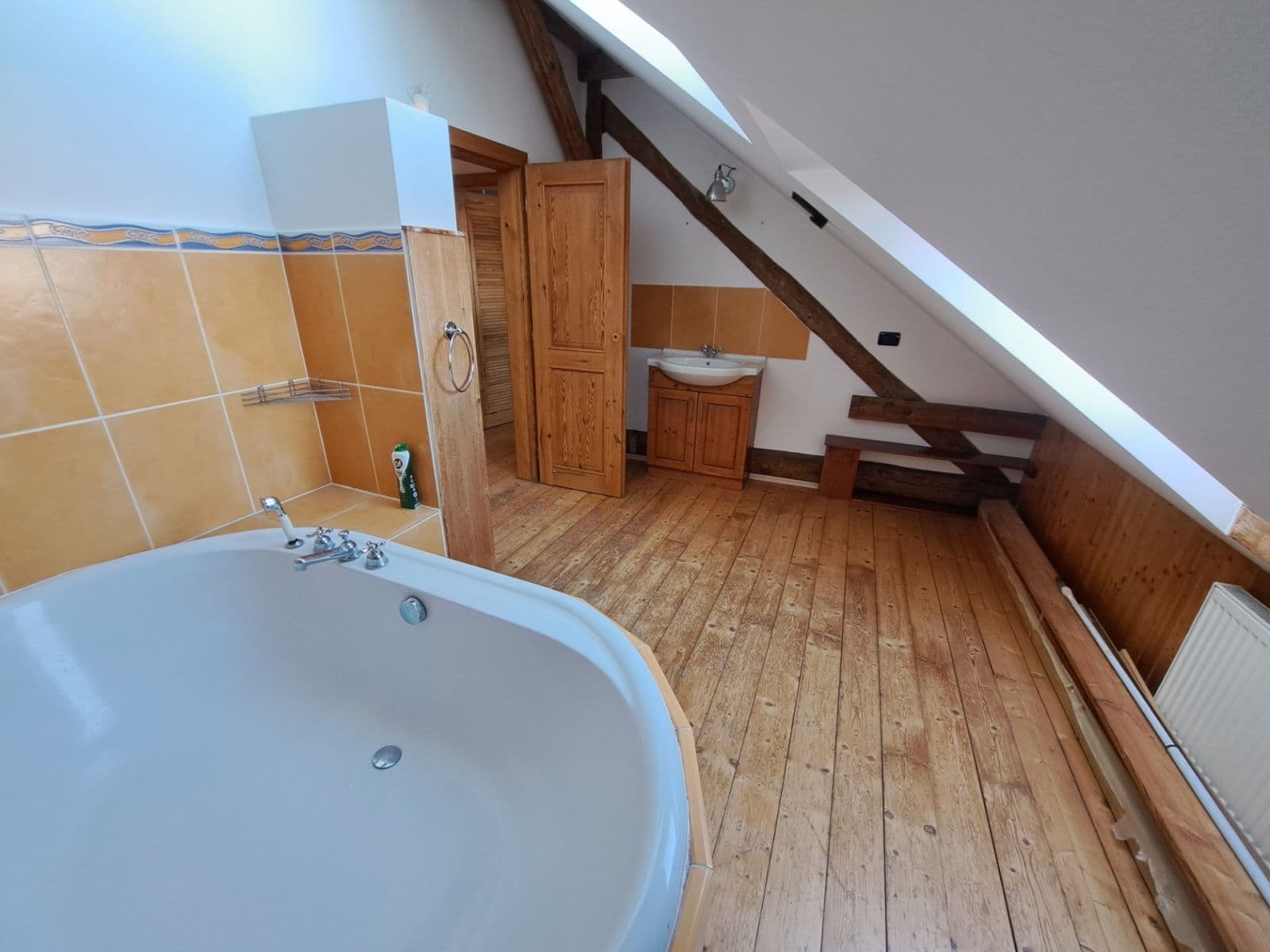 4 bedroom with open-plan kitchen flat to rent, 200 m², Němejcova, Plzeň, Plzeňský Region 4 bedroom with open-plan kitchen flat to rent, 200 m², Němejcova, Plzeň, Plzeňský Region