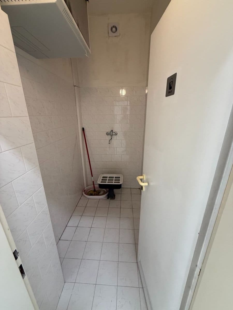 non-residential property to rent, 127 m², U Vlečky, Ústí nad Labem, Ústecký Region non-residential property to rent, 127 m², U Vlečky, Ústí nad Labem, Ústecký Region