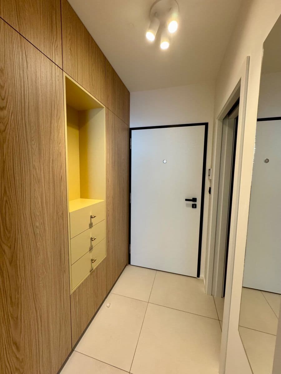 Studio flat to rent, 29 m², Krymská, Prague, Prague Studio flat to rent, 29 m², Krymská, Prague, Prague