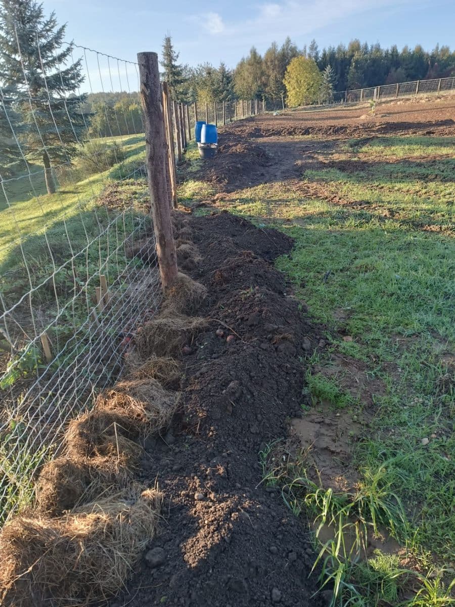 plot to rent, 1,400 m², Třebonín, Středočeský Region plot to rent, 1,400 m², Třebonín, Středočeský Region