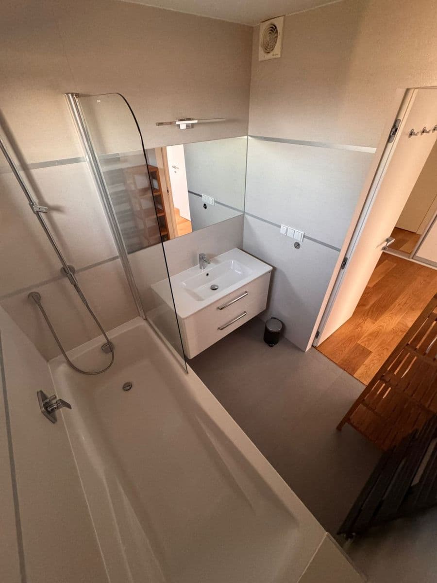 3 bedroom flat to rent, 75 m², Horní, Úžice, Středočeský Region 3 bedroom flat to rent, 75 m², Horní, Úžice, Středočeský Region