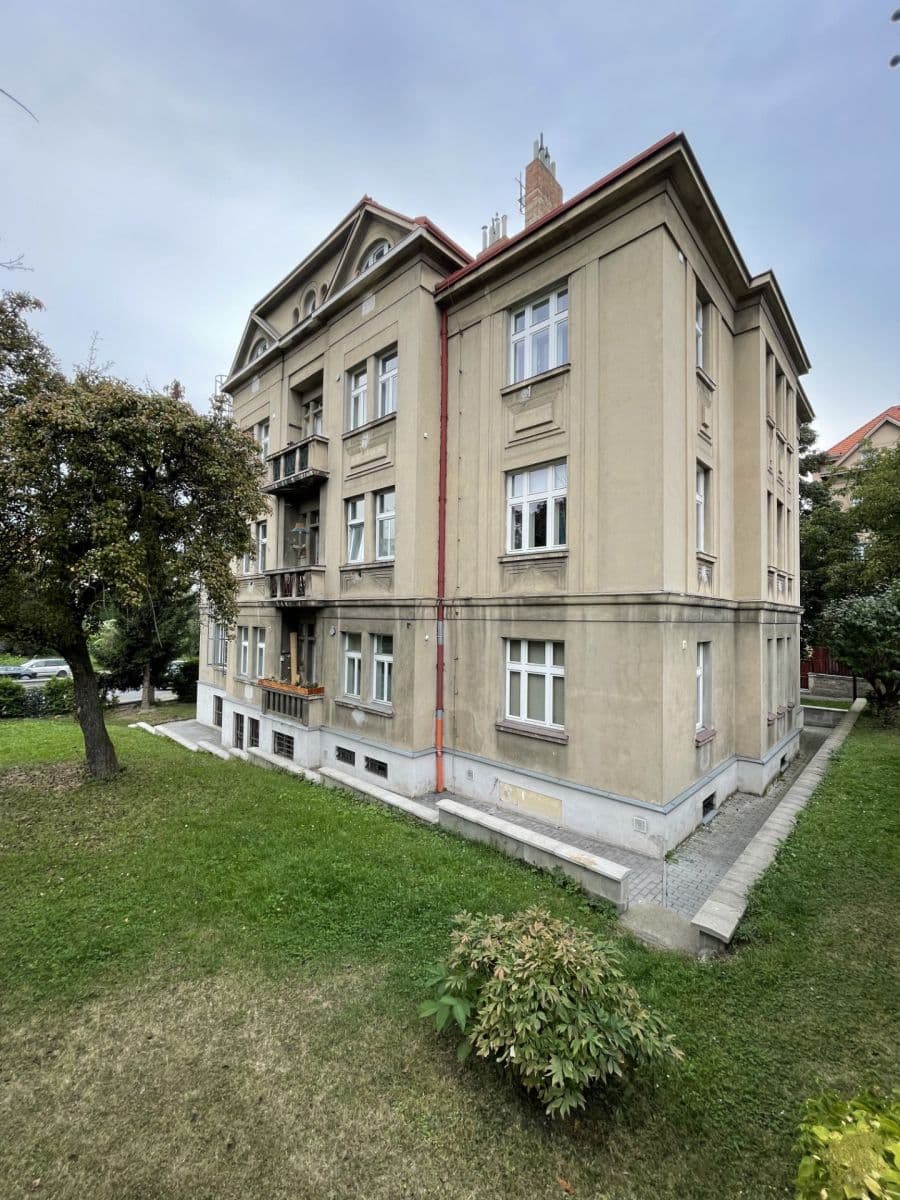 2 bedroom with open-plan kitchen flat to rent, 70 m², V Holešovičkách, Prague, Prague 2 bedroom with open-plan kitchen flat to rent, 70 m², V Holešovičkách, Prague, Prague