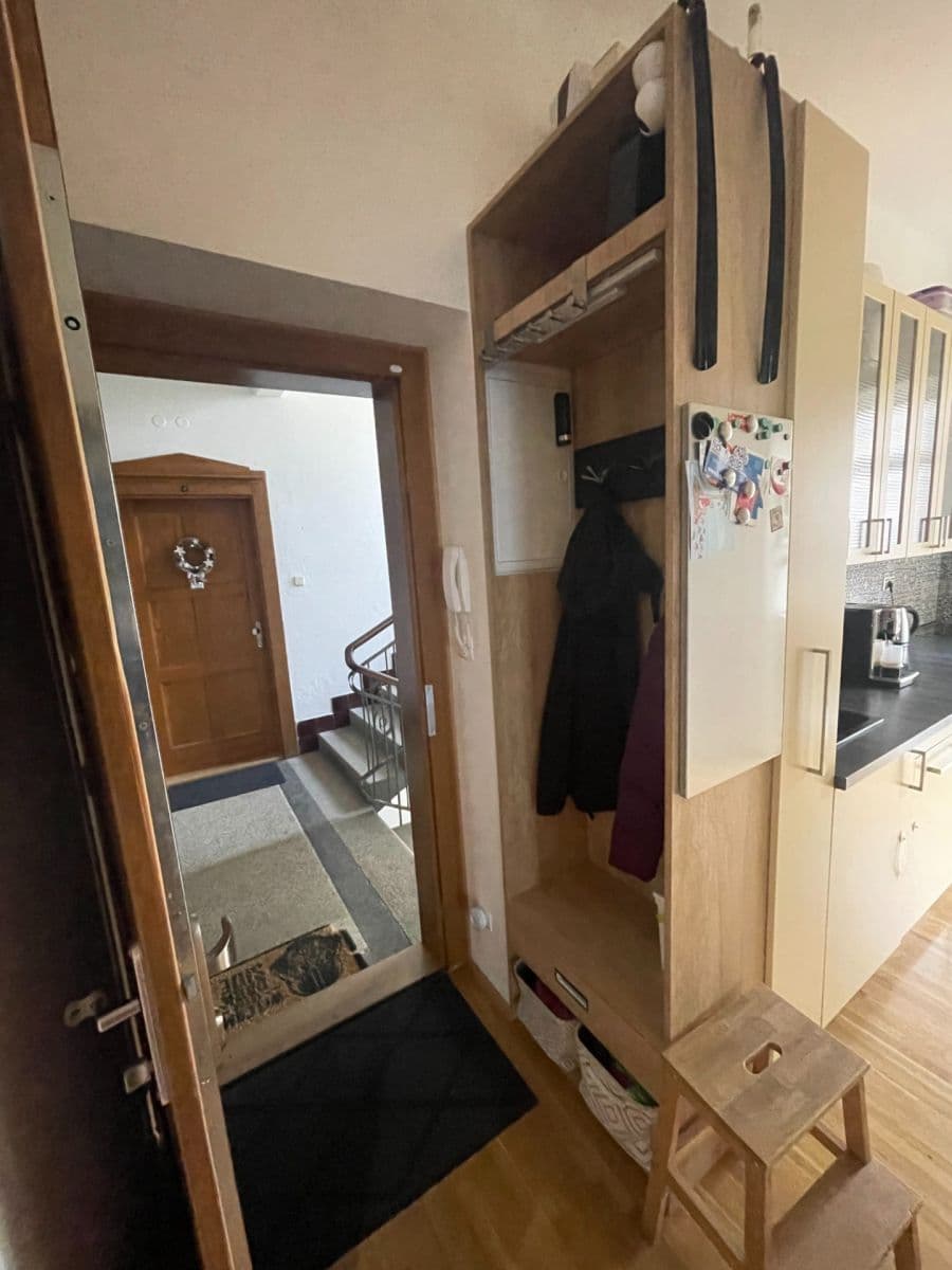 2 bedroom with open-plan kitchen flat to rent, 70 m², V Holešovičkách, Prague, Prague 2 bedroom with open-plan kitchen flat to rent, 70 m², V Holešovičkách, Prague, Prague