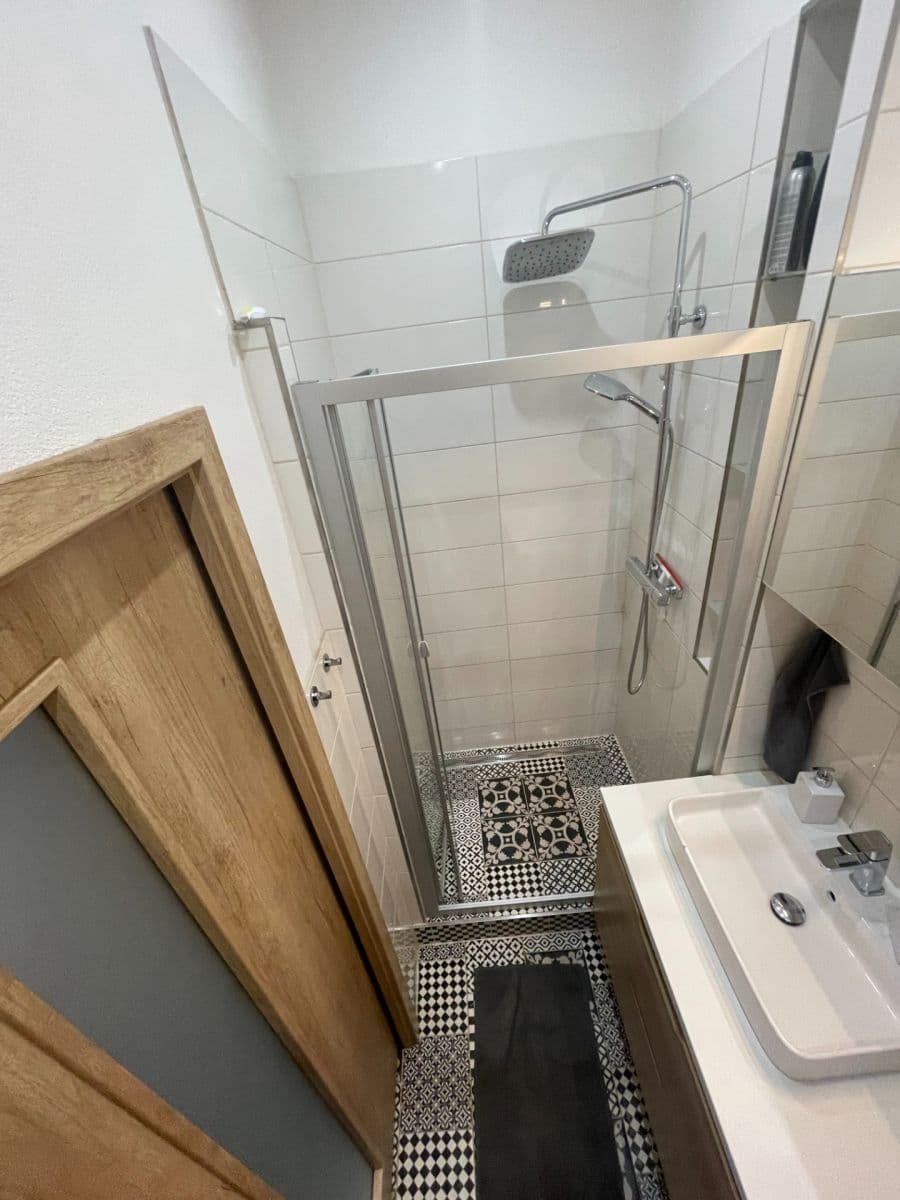 2 bedroom with open-plan kitchen flat to rent, 70 m², V Holešovičkách, Prague, Prague 2 bedroom with open-plan kitchen flat to rent, 70 m², V Holešovičkách, Prague, Prague