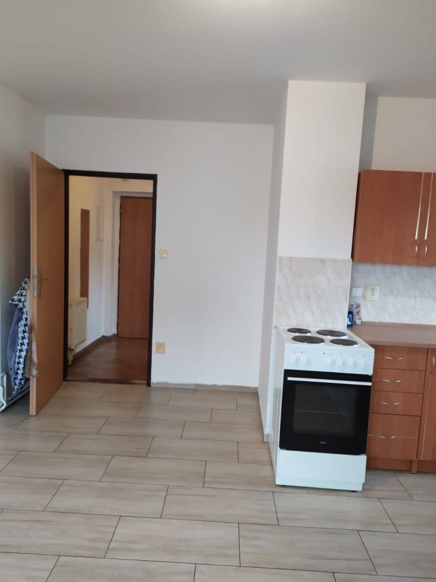 Studio flat to rent, 34 m², U Křížku, Rakovník, Středočeský Region Studio flat to rent, 34 m², U Křížku, Rakovník, Středočeský Region