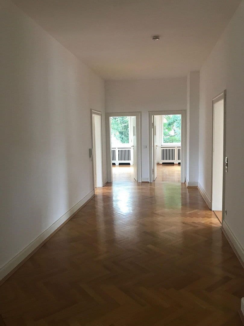 2 bedroom with open-plan kitchen flat to rent, 151 m², Mannheim, Baden-Württemberg 2 bedroom with open-plan kitchen flat to rent, 151 m², Mannheim, Baden-Württemberg