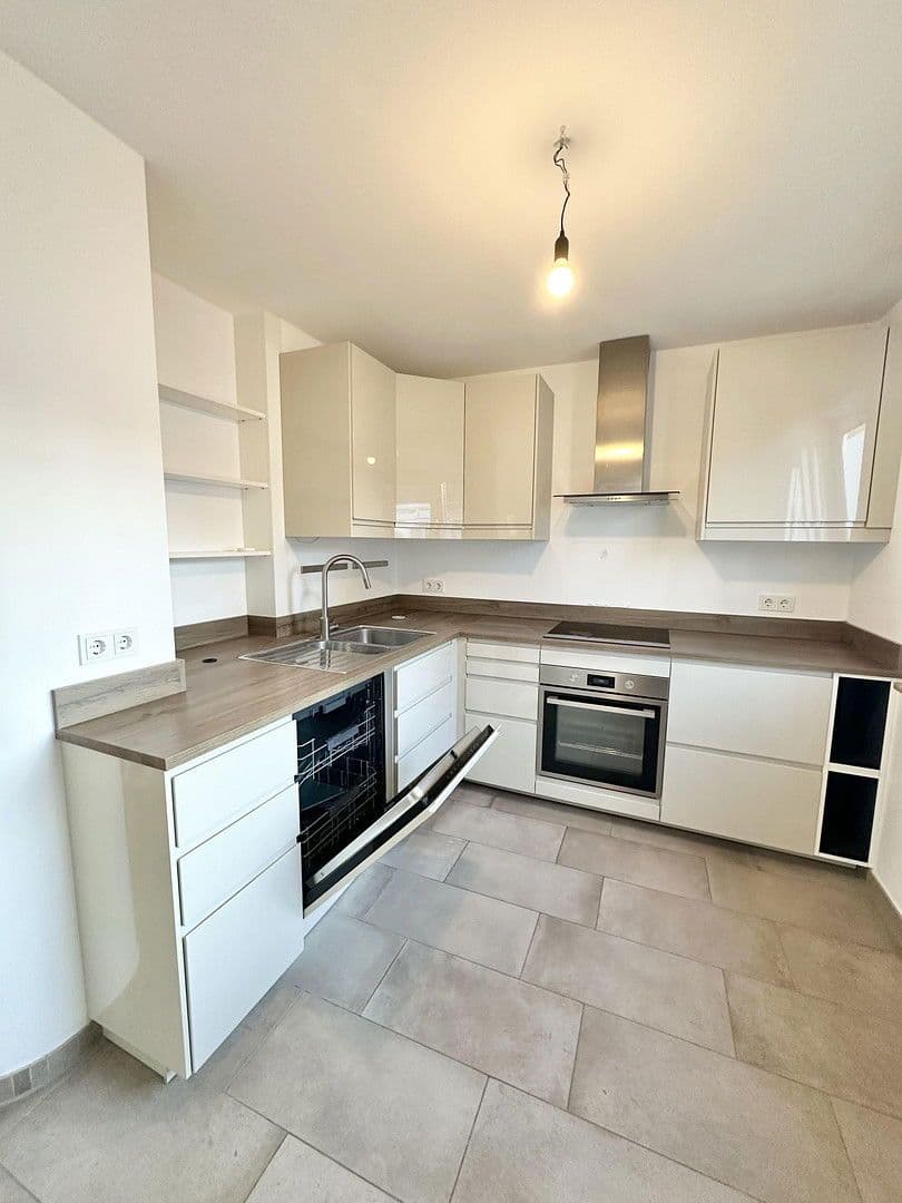 4 bedroom flat to rent, 110 m², Mühlheim am Main, Hesse 4 bedroom flat to rent, 110 m², Mühlheim am Main, Hesse