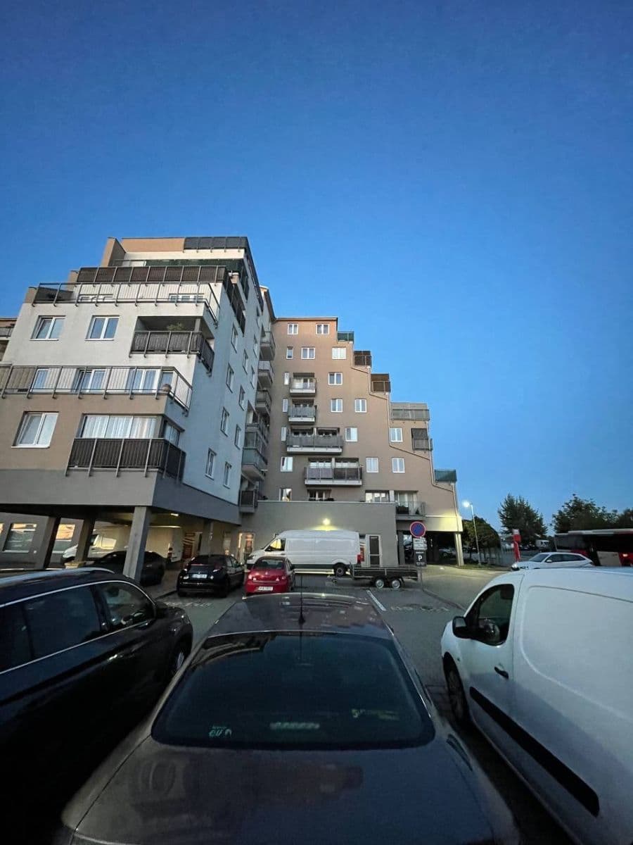 Studio flat to rent, 31 m², V Honech, Klecany, Středočeský Region Studio flat to rent, 31 m², V Honech, Klecany, Středočeský Region