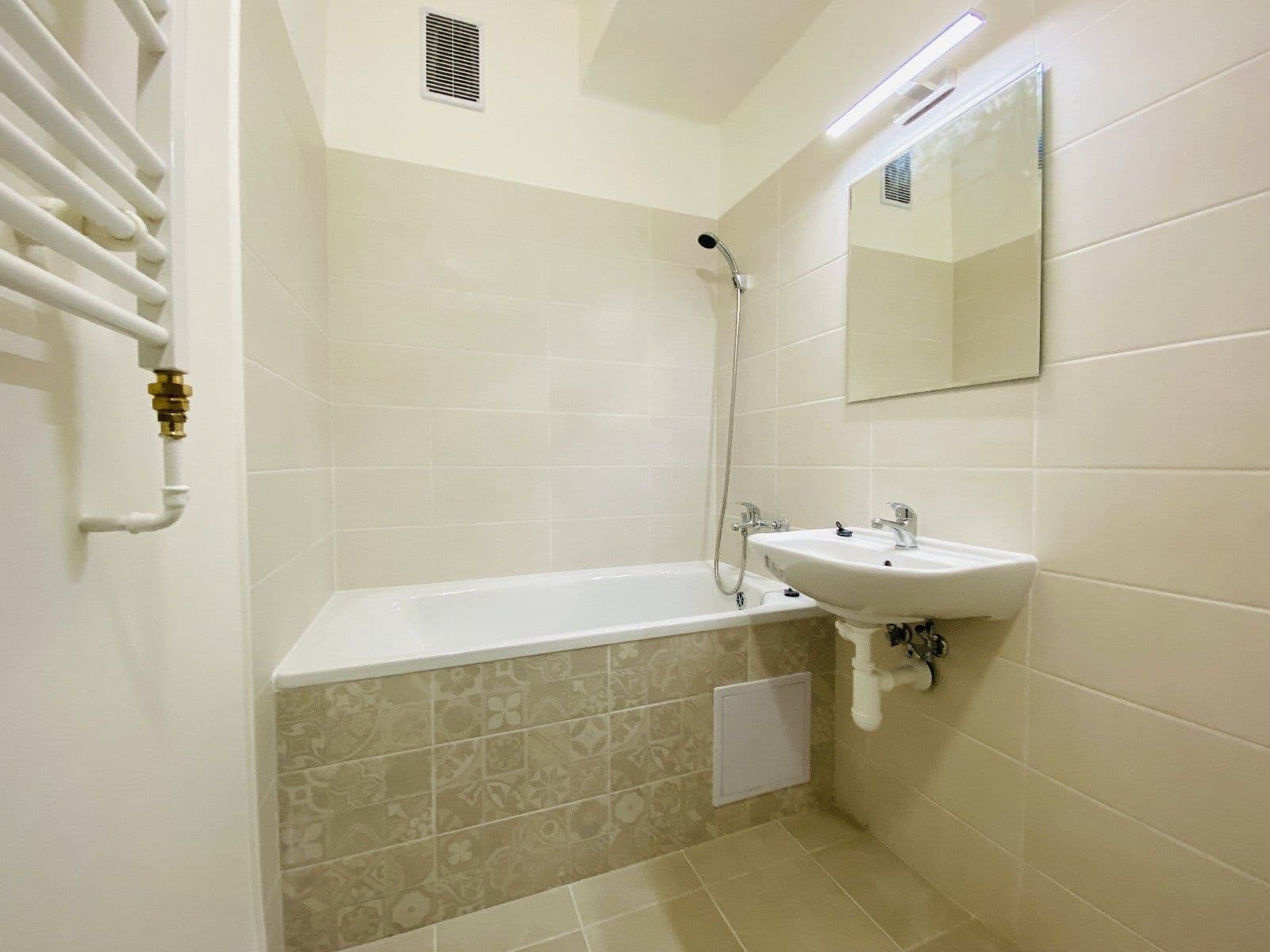 3 bedroom flat to rent, 60 m², Dlouhá třída, Havířov, Moravskoslezský Region 3 bedroom flat to rent, 60 m², Dlouhá třída, Havířov, Moravskoslezský Region