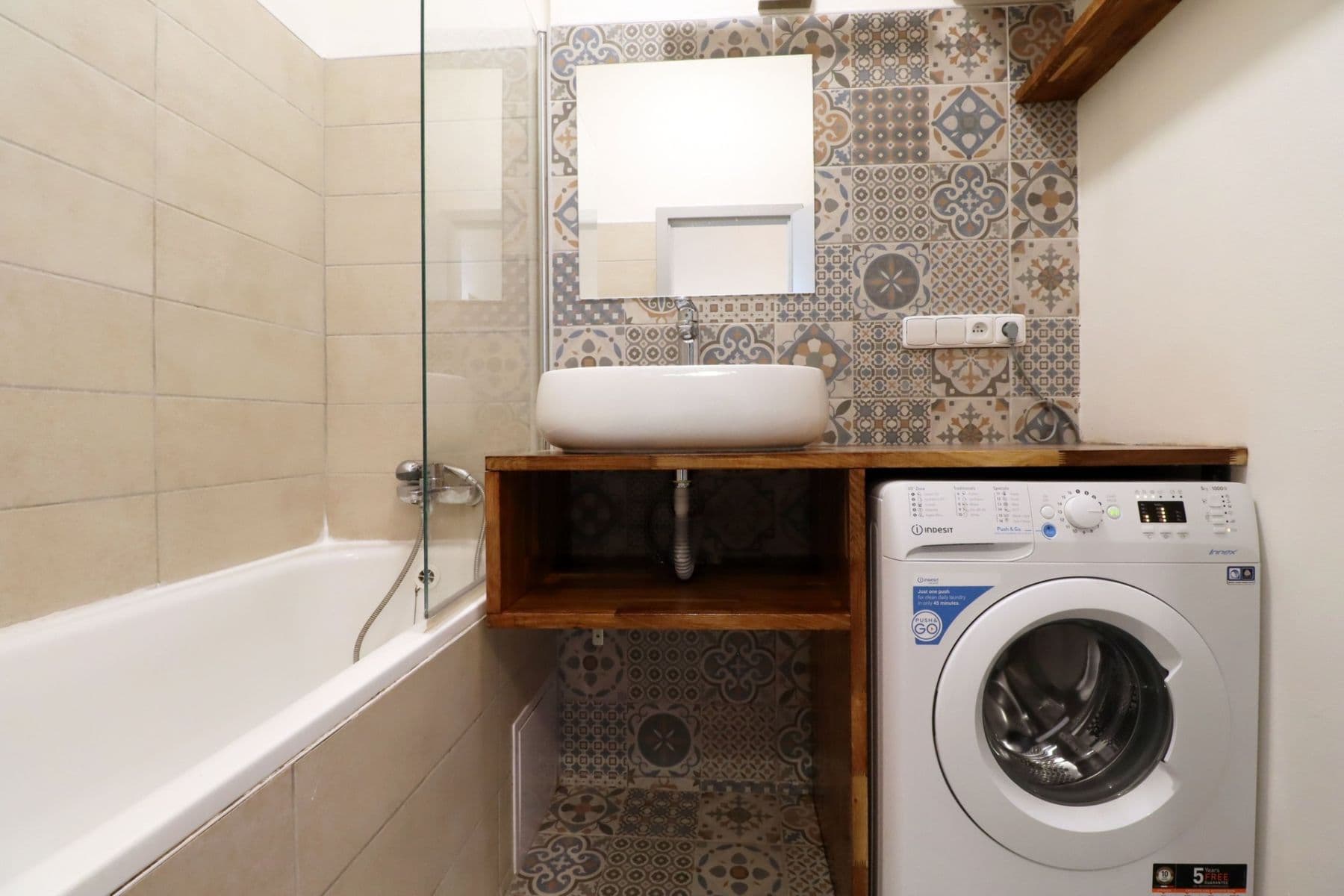 2 bedroom with open-plan kitchen flat to rent, 56 m², Čimická, Prague, Prague 2 bedroom with open-plan kitchen flat to rent, 56 m², Čimická, Prague, Prague