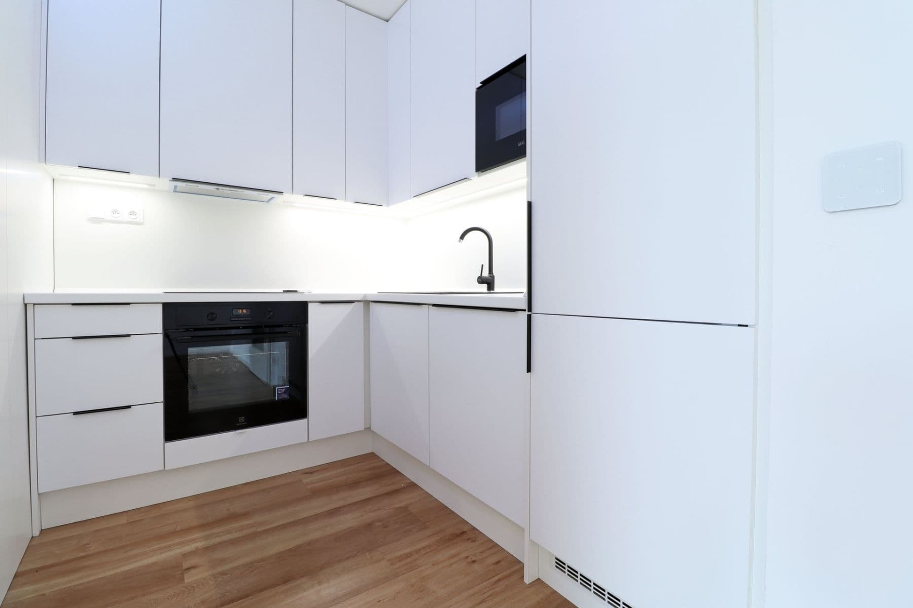 Studio flat to rent, 47 m², Lihovarská, Prague, Prague Studio flat to rent, 47 m², Lihovarská, Prague, Prague