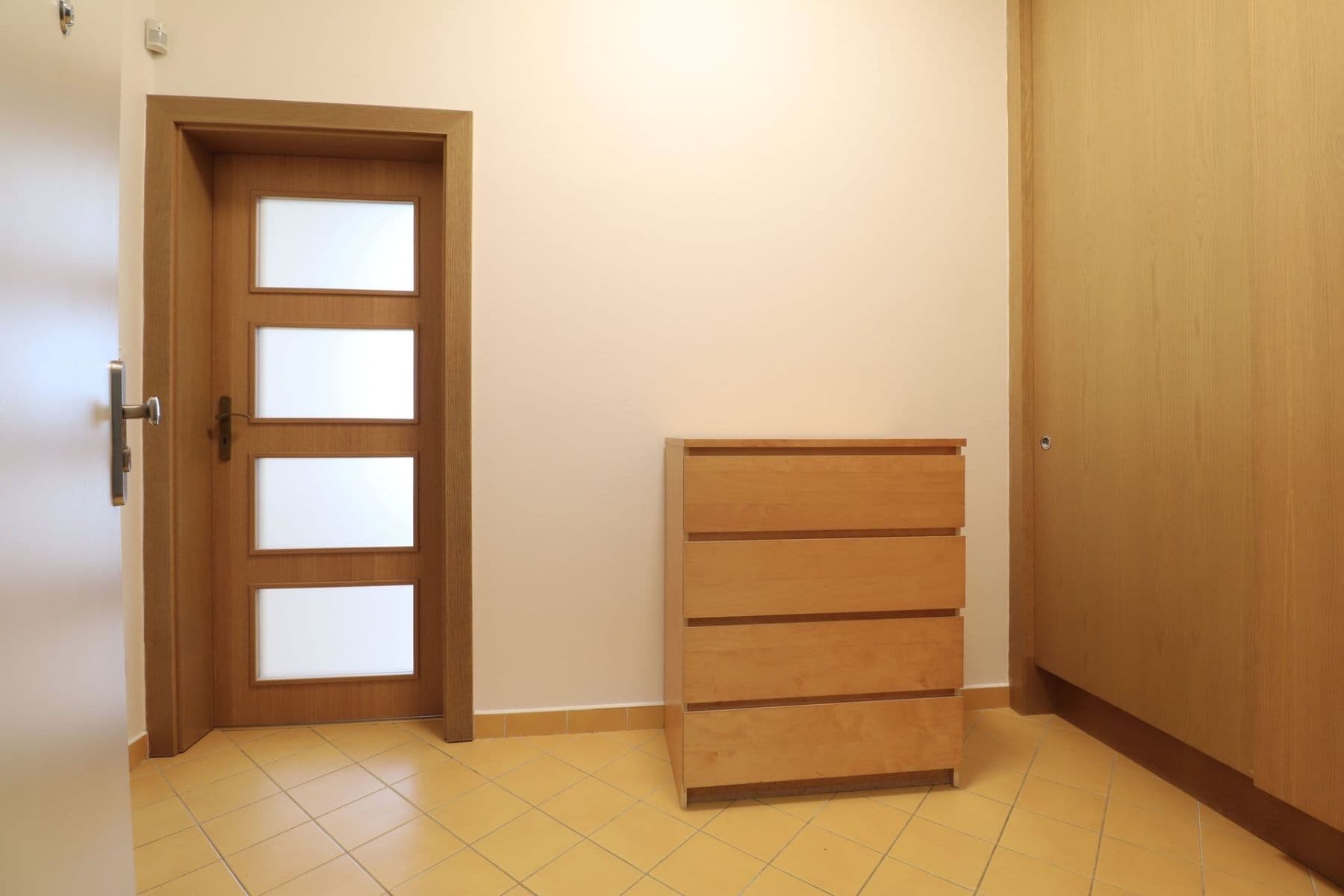 Studio flat to rent, 34 m², Českomoravská, Prague, Prague Studio flat to rent, 34 m², Českomoravská, Prague, Prague