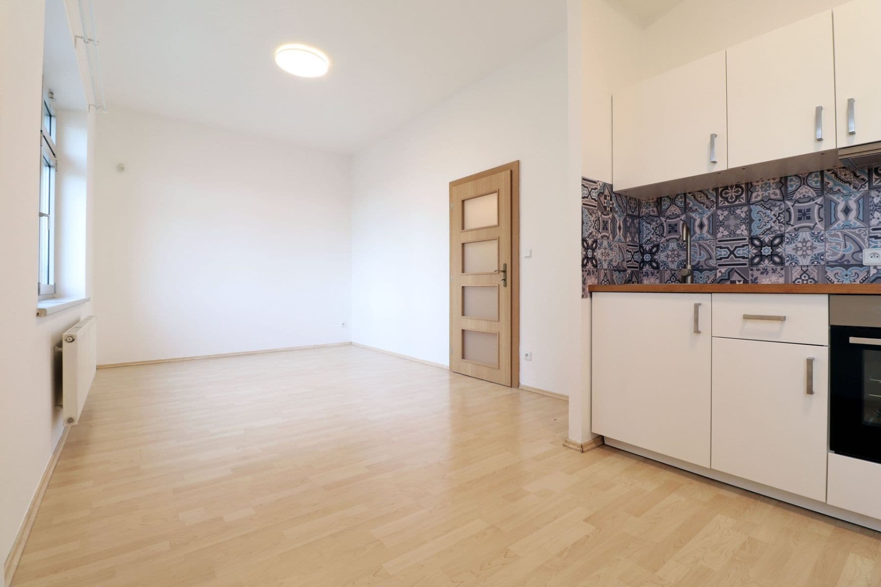 Studio flat to rent, 34 m², Českomoravská, Prague, Prague Studio flat to rent, 34 m², Českomoravská, Prague, Prague